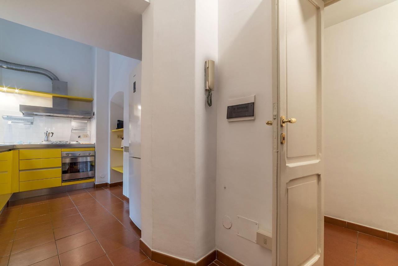 History And Modernity Meet By Fromhometorome Roma Exterior foto
