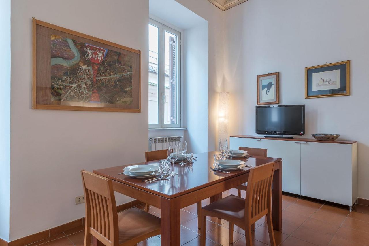 History And Modernity Meet By Fromhometorome Roma Exterior foto