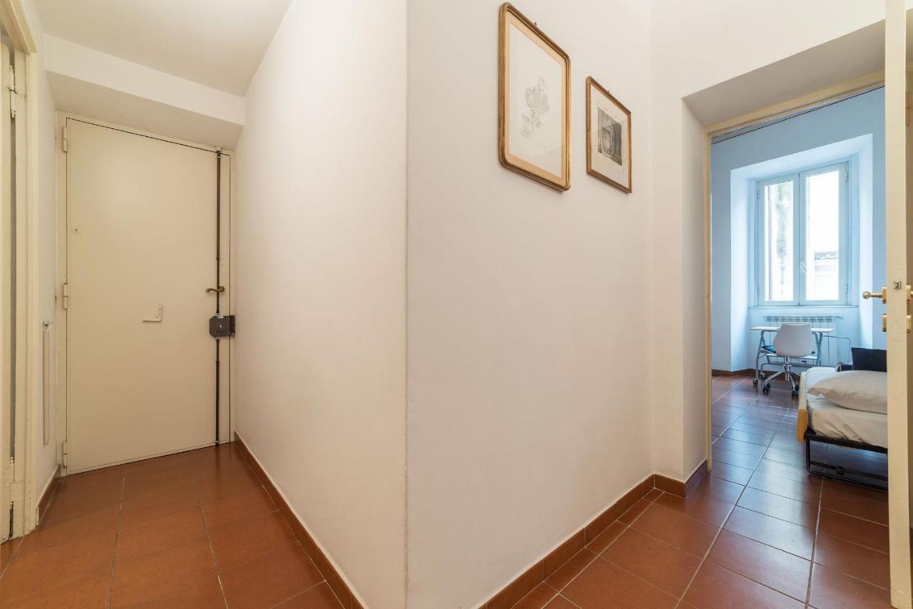 History And Modernity Meet By Fromhometorome Roma Exterior foto