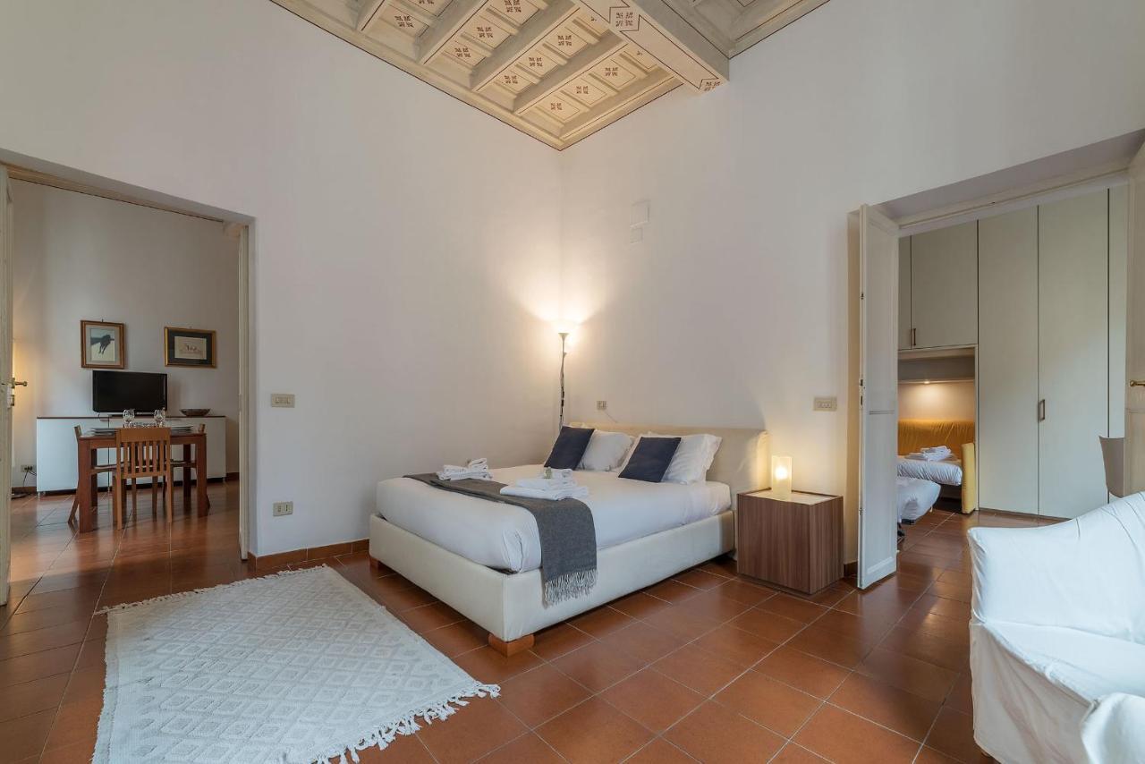 History And Modernity Meet By Fromhometorome Roma Exterior foto